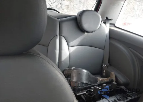 2007 Mini Cooper z USA, uszkodzony, nr VIN WMWMF33577TL67458